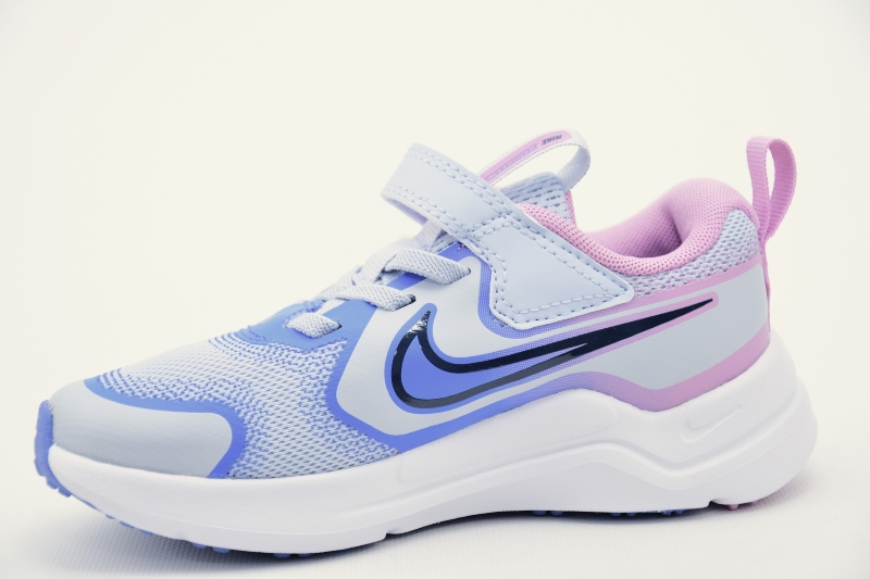 NIKE Cosmic Runner Barn