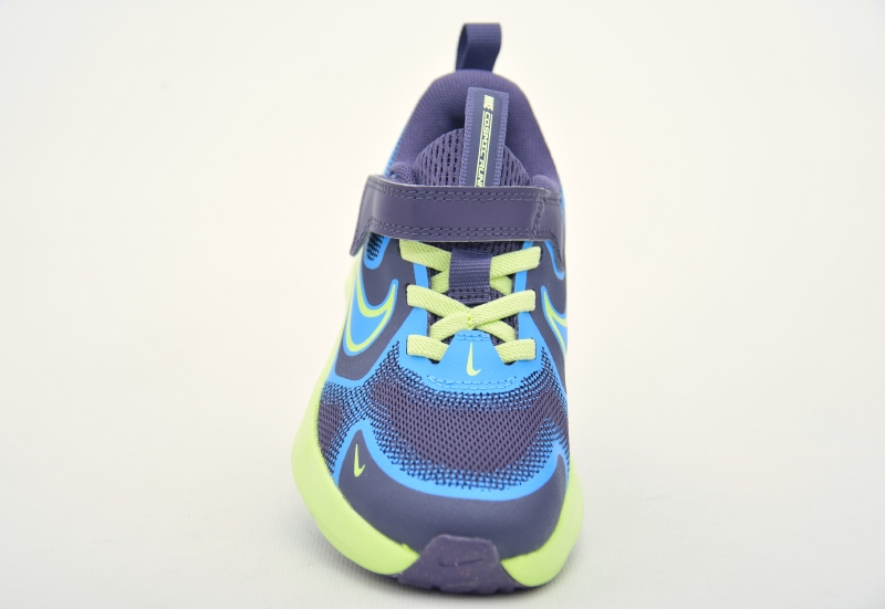 NIKE Cosmic Runner Barn